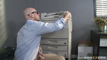 Brazzers - johny sins getting a blowjob at work